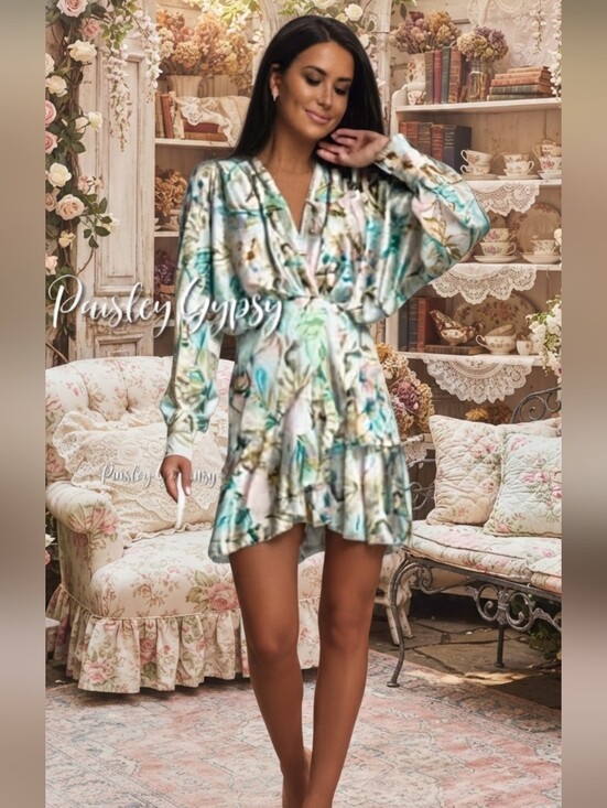 Dresses & Skirts - V NECK LANTERN SLEEVE HIGH FASHION FLORAL MINI DRESS